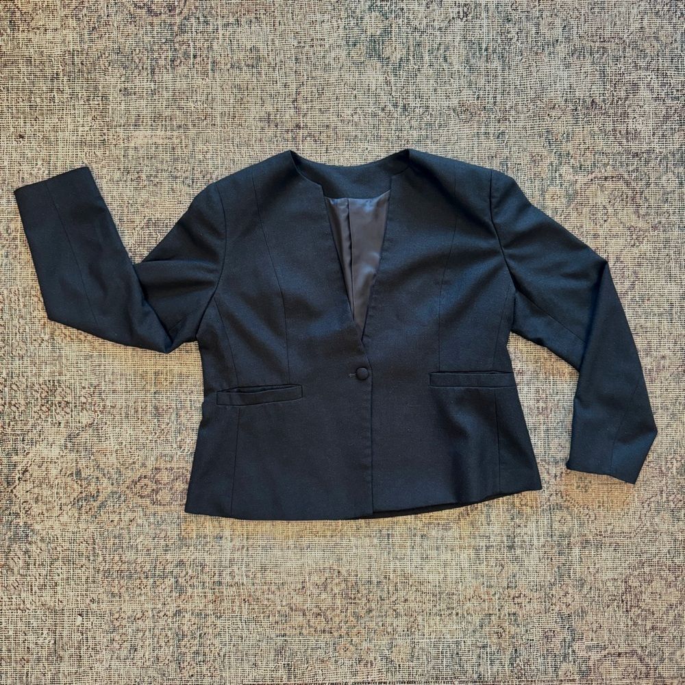 Women’s Navy Blazer | medium
